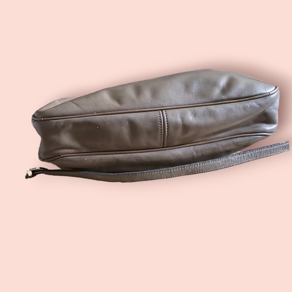 1980s Etienne Aigner Taupe Vintage Shoulder Bag - Picture 8 of 12